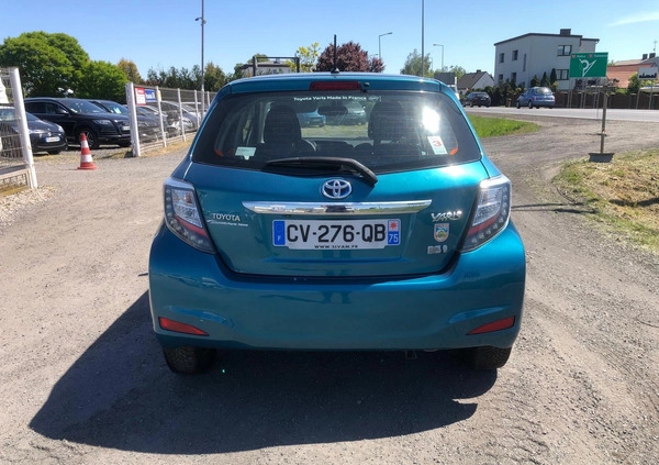 Toyota Yaris cena 23900 przebieg: 142000, rok produkcji 2013 z Margonin małe 67